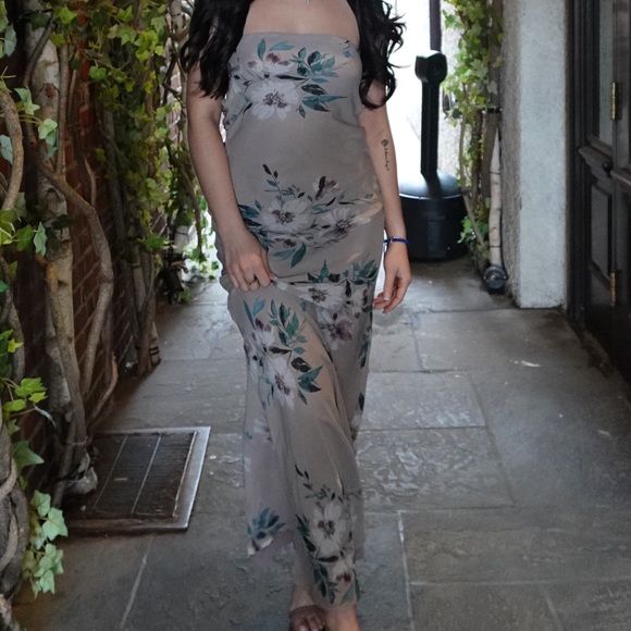 beige floral dress with mid open back - Picture 3 of 4